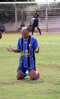 Imagem da galeria do artigo: É campeão! União Bet levanta a taça do 2º Campeonato Regional de Futebol de Campo de Lagoa dos Patos