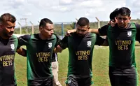 Imagem da galeria do artigo: É campeão! União Bet levanta a taça do 2º Campeonato Regional de Futebol de Campo de Lagoa dos Patos