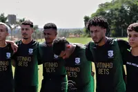 Imagem da galeria do artigo: É campeão! União Bet levanta a taça do 2º Campeonato Regional de Futebol de Campo de Lagoa dos Patos