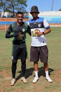 Imagem da galeria do artigo: É campeão! União Bet levanta a taça do 2º Campeonato Regional de Futebol de Campo de Lagoa dos Patos