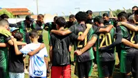 Imagem da galeria do artigo: É campeão! União Bet levanta a taça do 2º Campeonato Regional de Futebol de Campo de Lagoa dos Patos
