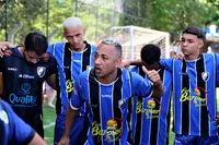 Imagem da galeria do artigo: É campeão! União Bet levanta a taça do 2º Campeonato Regional de Futebol de Campo de Lagoa dos Patos