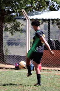 Imagem da galeria do artigo: É campeão! União Bet levanta a taça do 2º Campeonato Regional de Futebol de Campo de Lagoa dos Patos
