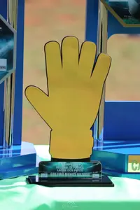 Imagem da galeria do artigo: É campeão! União Bet levanta a taça do 2º Campeonato Regional de Futebol de Campo de Lagoa dos Patos