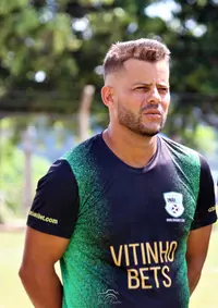 Imagem da galeria do artigo: É campeão! União Bet levanta a taça do 2º Campeonato Regional de Futebol de Campo de Lagoa dos Patos