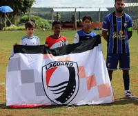Imagem da galeria do artigo: É campeão! União Bet levanta a taça do 2º Campeonato Regional de Futebol de Campo de Lagoa dos Patos