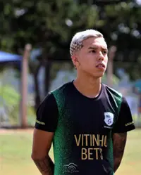 Imagem da galeria do artigo: É campeão! União Bet levanta a taça do 2º Campeonato Regional de Futebol de Campo de Lagoa dos Patos