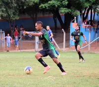 Imagem da galeria do artigo: É campeão! União Bet levanta a taça do 2º Campeonato Regional de Futebol de Campo de Lagoa dos Patos