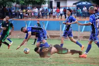 Imagem da galeria do artigo: É campeão! União Bet levanta a taça do 2º Campeonato Regional de Futebol de Campo de Lagoa dos Patos