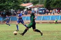 Imagem da galeria do artigo: É campeão! União Bet levanta a taça do 2º Campeonato Regional de Futebol de Campo de Lagoa dos Patos