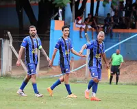 Imagem da galeria do artigo: É campeão! União Bet levanta a taça do 2º Campeonato Regional de Futebol de Campo de Lagoa dos Patos