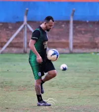Imagem da galeria do artigo: É campeão! União Bet levanta a taça do 2º Campeonato Regional de Futebol de Campo de Lagoa dos Patos