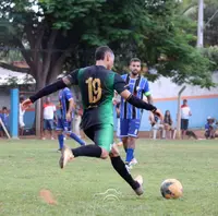 Imagem da galeria do artigo: É campeão! União Bet levanta a taça do 2º Campeonato Regional de Futebol de Campo de Lagoa dos Patos