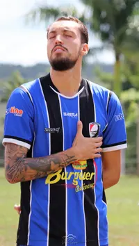 Imagem da galeria do artigo: É campeão! União Bet levanta a taça do 2º Campeonato Regional de Futebol de Campo de Lagoa dos Patos