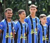 Imagem da galeria do artigo: É campeão! União Bet levanta a taça do 2º Campeonato Regional de Futebol de Campo de Lagoa dos Patos