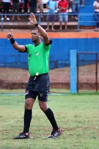 Imagem da galeria do artigo: É campeão! União Bet levanta a taça do 2º Campeonato Regional de Futebol de Campo de Lagoa dos Patos