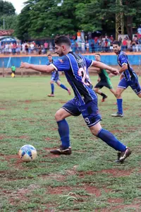 Imagem da galeria do artigo: É campeão! União Bet levanta a taça do 2º Campeonato Regional de Futebol de Campo de Lagoa dos Patos