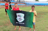 Imagem da galeria do artigo: É campeão! União Bet levanta a taça do 2º Campeonato Regional de Futebol de Campo de Lagoa dos Patos