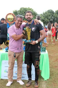 Imagem da galeria do artigo: É campeão! União Bet levanta a taça do 2º Campeonato Regional de Futebol de Campo de Lagoa dos Patos
