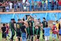 Imagem da galeria do artigo: É campeão! União Bet levanta a taça do 2º Campeonato Regional de Futebol de Campo de Lagoa dos Patos