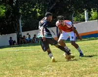 Imagem da galeria do artigo: EM FOTOS: Confira os registros da classificação épica do Arsenal sobre o Oriente na Semifinal do Regional 2026 em Lagoa dos Patos MG