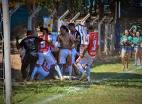 Imagem da galeria do artigo: EM FOTOS: Confira os registros da classificação épica do Arsenal sobre o Oriente na Semifinal do Regional 2026 em Lagoa dos Patos MG