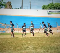 Imagem da galeria do artigo: EM FOTOS: Confira os registros da classificação épica do Arsenal sobre o Oriente na Semifinal do Regional 2026 em Lagoa dos Patos MG