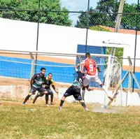 Imagem da galeria do artigo: EM FOTOS: Confira os registros da classificação épica do Arsenal sobre o Oriente na Semifinal do Regional 2026 em Lagoa dos Patos MG