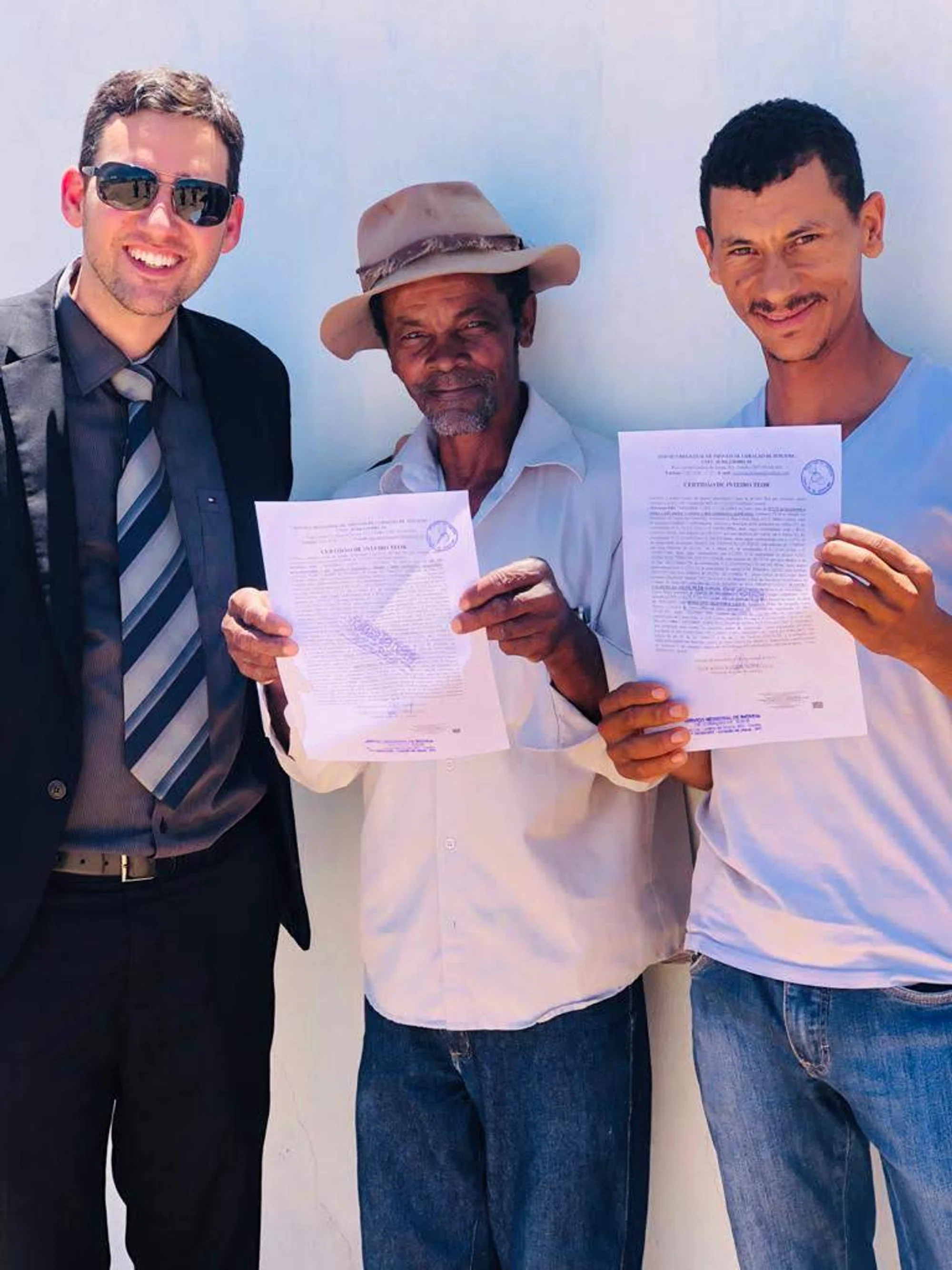 /image/entrega-dos-primeiros-titulos-de-regularizacao-fundiaria-em-lagoa-dos-patos-marca-novo-tempo-de-esperanca?src=https%3A%2F%2Fimg1.pixhost.to%2Fimages%2F11811%2F687477726_img-20191214-wa0039.jpg&w=2000&q=85