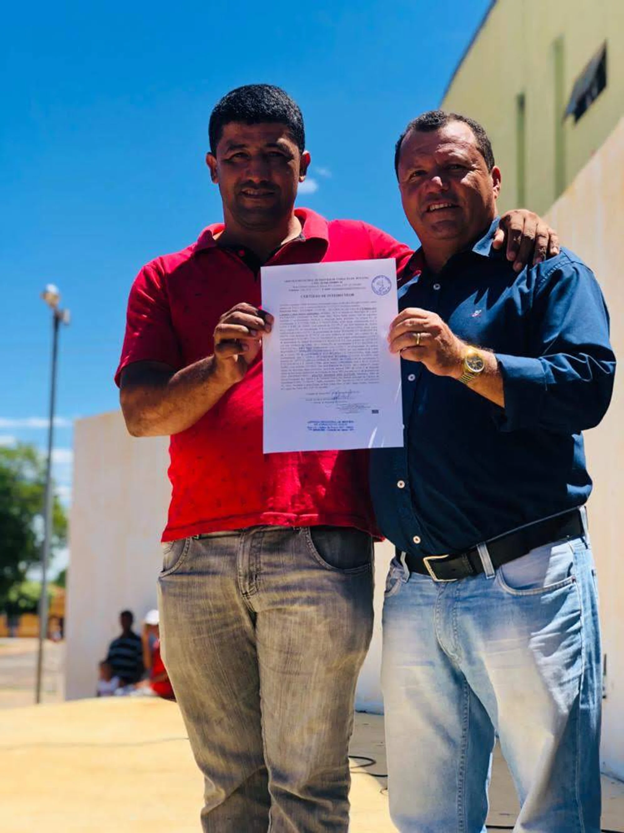 /image/entrega-dos-primeiros-titulos-de-regularizacao-fundiaria-em-lagoa-dos-patos-marca-novo-tempo-de-esperanca?src=https%3A%2F%2Fimg1.pixhost.to%2Fimages%2F11811%2F687477744_img-20191214-wa0047.jpg&w=2000&q=85