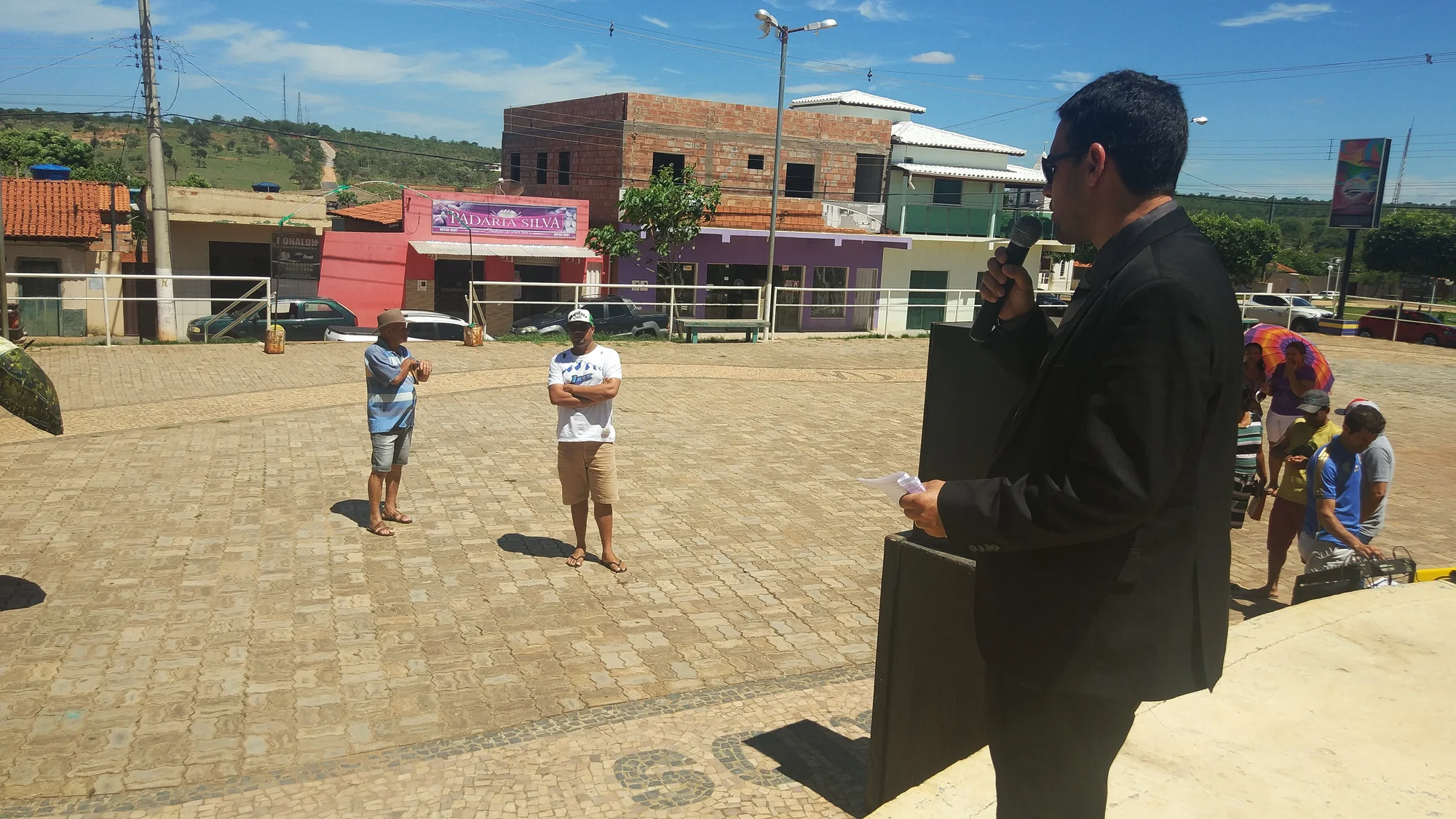 /image/entrega-dos-primeiros-titulos-de-regularizacao-fundiaria-em-lagoa-dos-patos-marca-novo-tempo-de-esperanca?src=https%3A%2F%2Fimg1.pixhost.to%2Fimages%2F11811%2F687477848_img_20191214_102326.jpg&w=2000&q=85