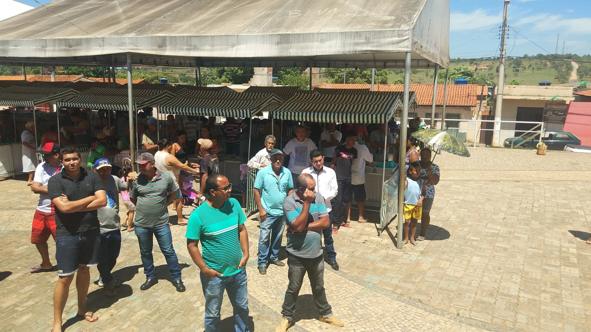 /image/entrega-dos-primeiros-titulos-de-regularizacao-fundiaria-em-lagoa-dos-patos-marca-novo-tempo-de-esperanca?src=https%3A%2F%2Fimg1.pixhost.to%2Fimages%2F11811%2F687477853_img_20191214_102332.jpg&w=2000&q=85