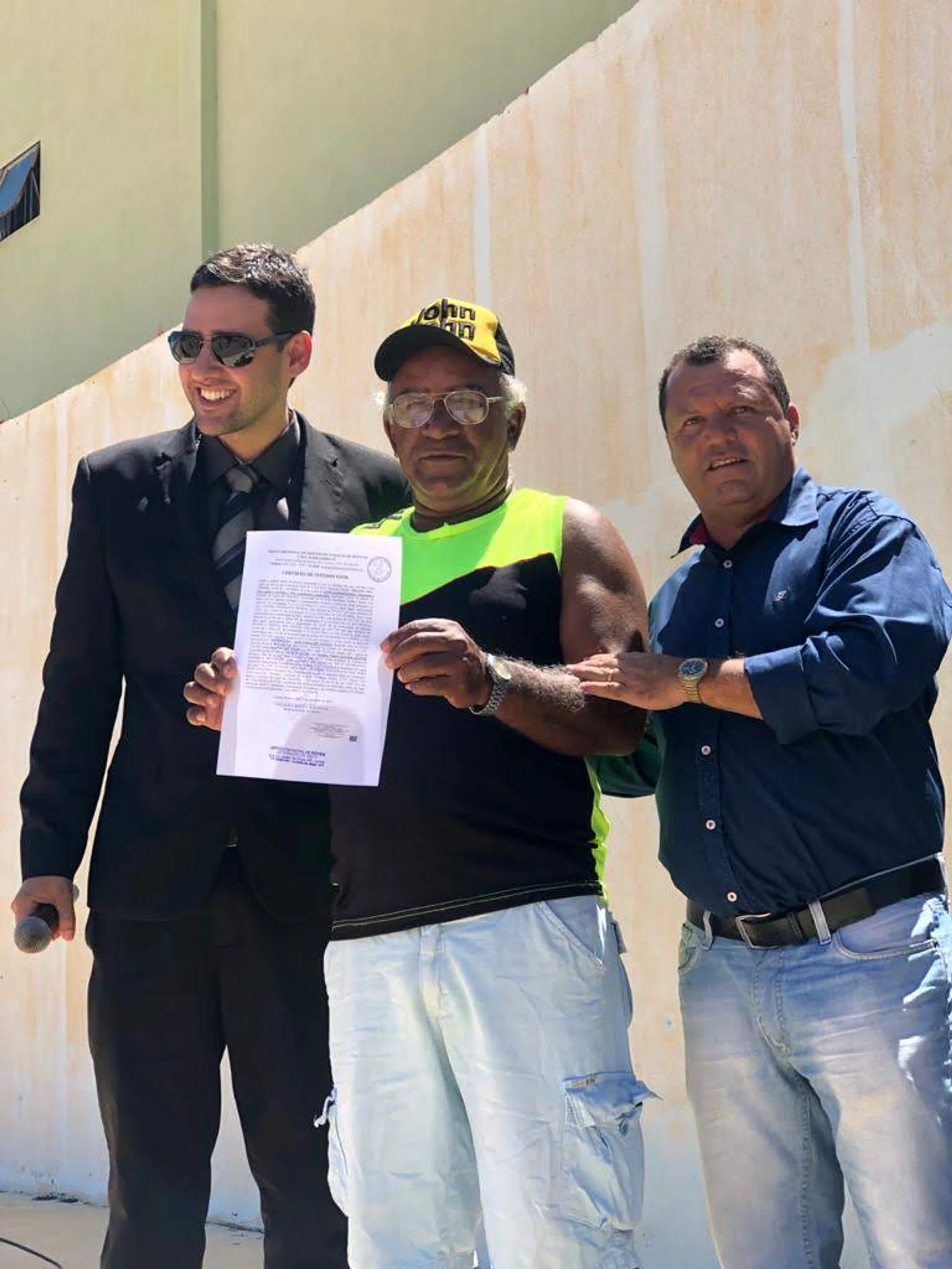 /image/entrega-dos-primeiros-titulos-de-regularizacao-fundiaria-em-lagoa-dos-patos-marca-novo-tempo-de-esperanca?src=https%3A%2F%2Fimg1.pixhost.to%2Fimages%2F11811%2F687477972_img-20191214-wa0031.jpg&w=2000&q=85