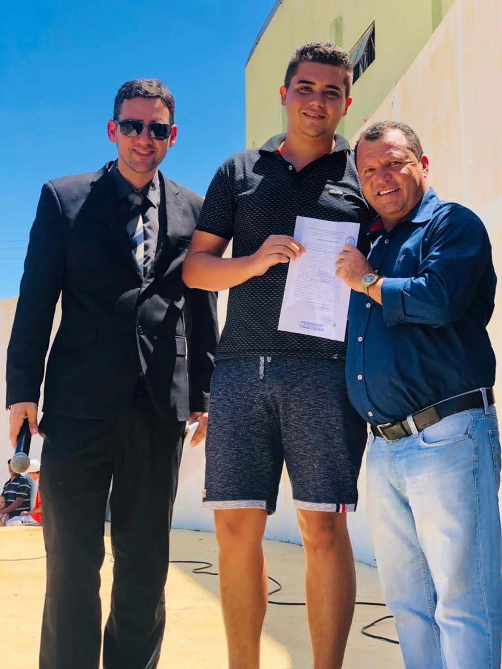 /image/entrega-dos-primeiros-titulos-de-regularizacao-fundiaria-em-lagoa-dos-patos-marca-novo-tempo-de-esperanca?src=https%3A%2F%2Fimg1.pixhost.to%2Fimages%2F11811%2F687477981_img-20191214-wa0032.jpg&w=2000&q=85