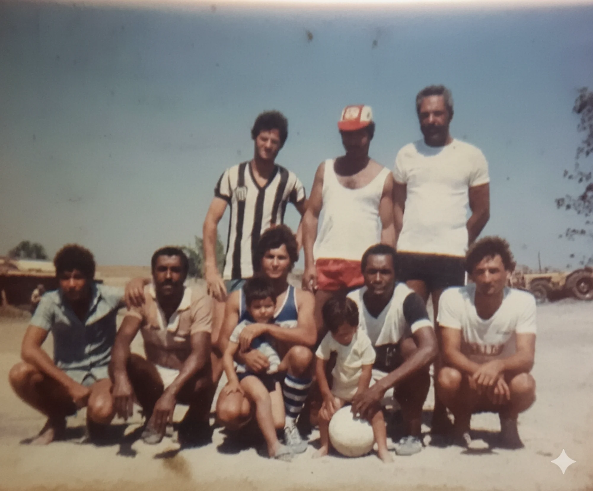 /image/fotos-antigas-lagoa-dos-patos-mg-em-memorias?src=https%3A%2F%2Fimg1.pixhost.to%2Fimages%2F10852%2F670779046_jogadores-time-futebol-lagoa-dos-patos.png&w=2000&q=85