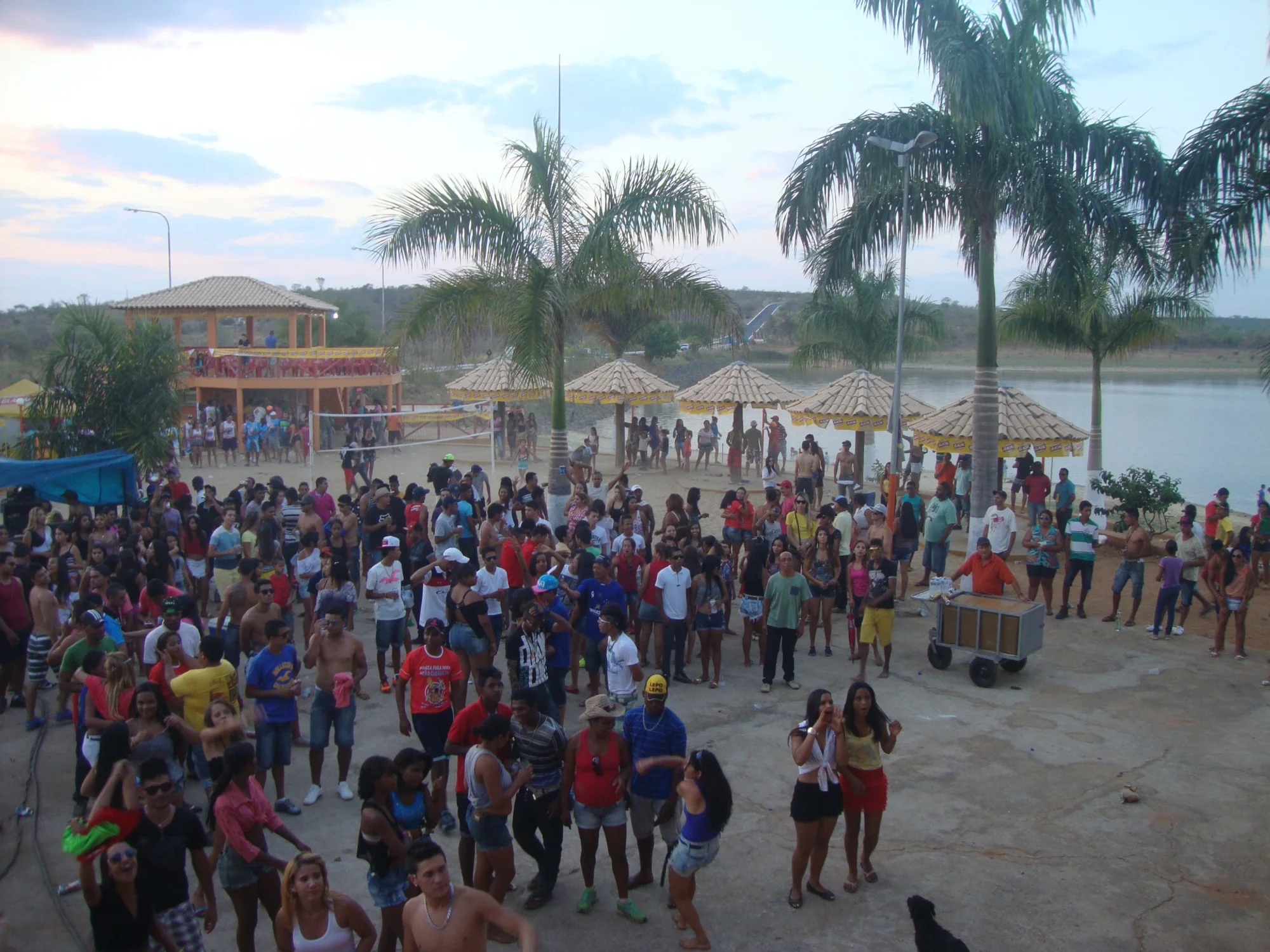 /image/fotos-antigas-lagoa-dos-patos-mg-em-memorias?src=https%3A%2F%2Fimg1.pixhost.to%2Fimages%2F11787%2F687198034_acao-global-lagoa-dos-patos-mg-foto.jpg&w=2000&q=85