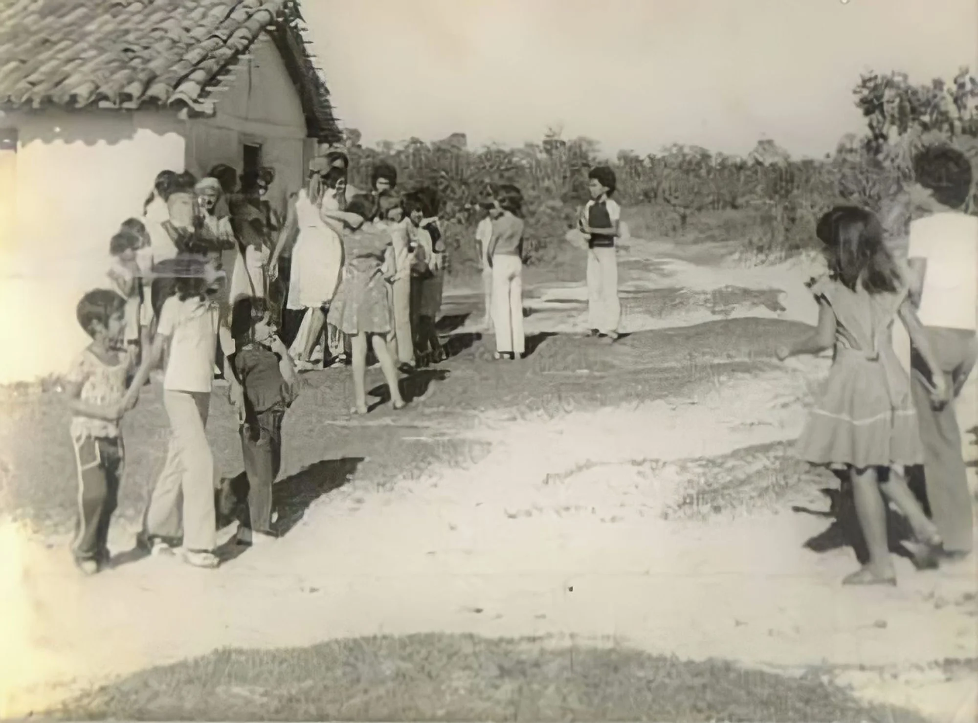 /image/lagoa-dos-patos-mg-celebra-60-anos-de-emancipacao-politica?src=https%3A%2F%2Fsalamineira.netlify.app%2Ffotos-antigas%2Fremini%2Ffotos-antigas-lagoa-dos-patos-mg-11.jpg&w=2000&q=85