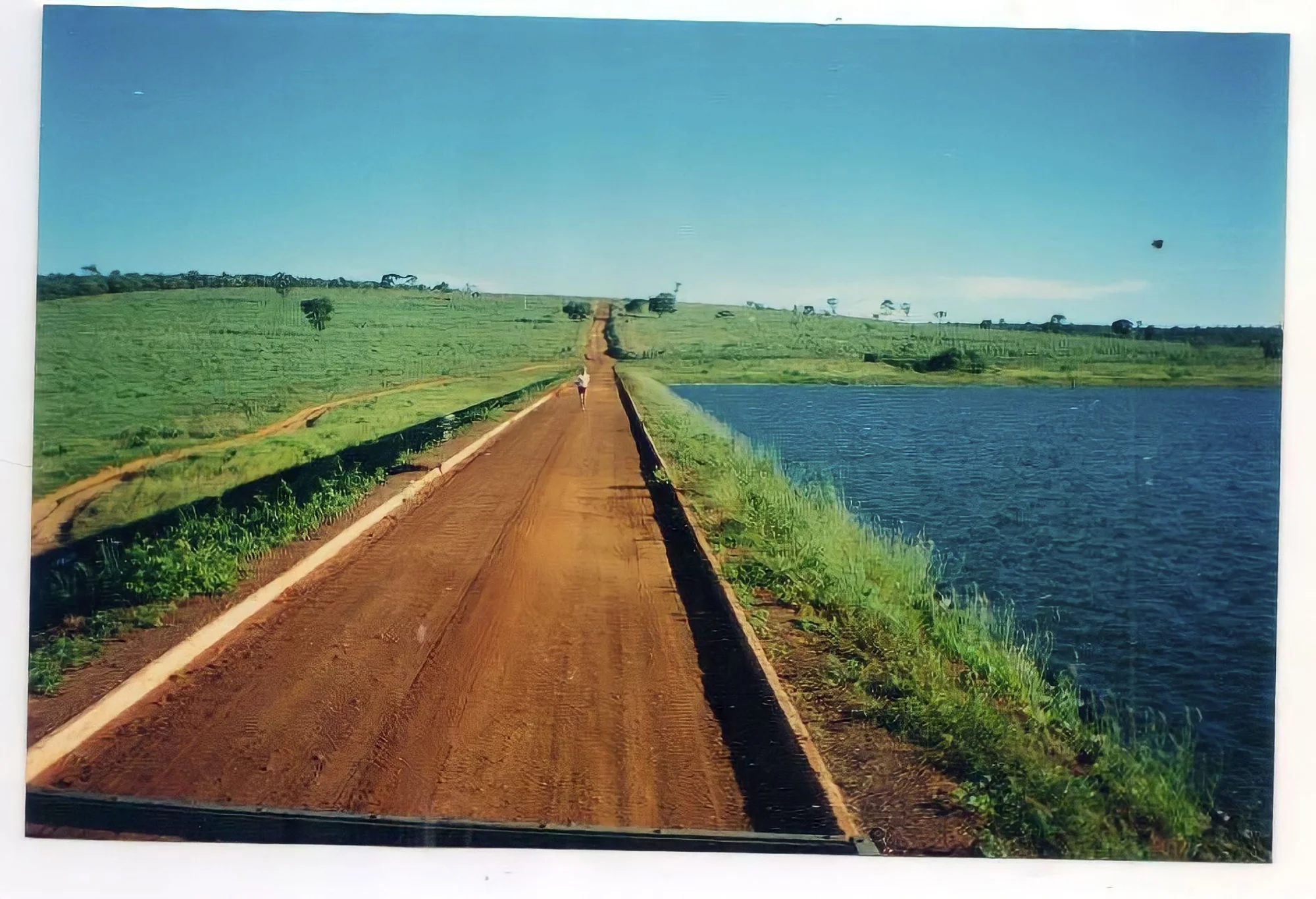 /image/lagoa-dos-patos-mg-celebra-60-anos-de-emancipacao-politica?src=https%3A%2F%2Fsalamineira.netlify.app%2Ffotos-antigas%2Fremini%2Ffotos-antigas-lagoa-dos-patos-mg-14.jpg&w=2000&q=85