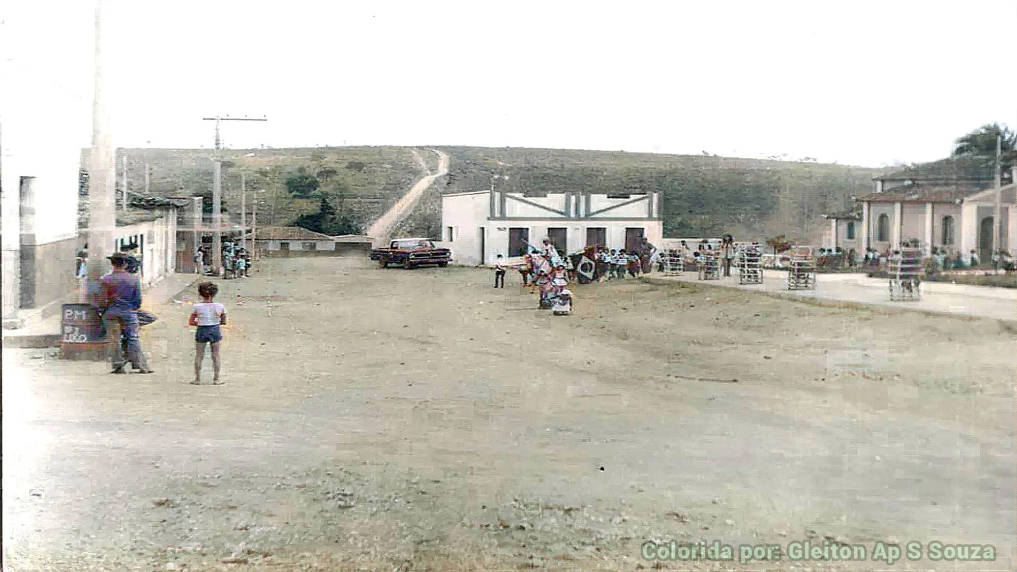 /image/lagoa-dos-patos-mg-celebra-60-anos-de-emancipacao-politica?src=https%3A%2F%2Fsalamineira.netlify.app%2Ffotos-antigas%2Fremini%2Ffotos-antigas-lagoa-dos-patos-mg-19.jpg&w=2000&q=85