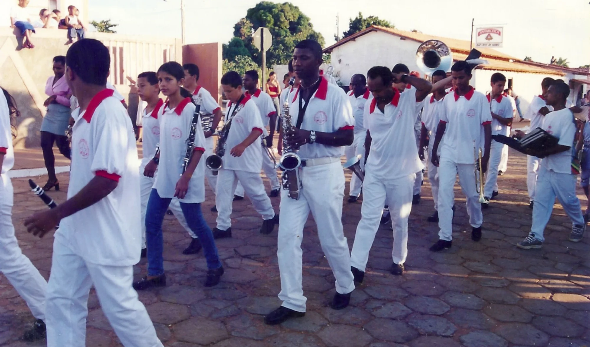 /image/lagoa-dos-patos-mg-celebra-60-anos-de-emancipacao-politica?src=https%3A%2F%2Fsalamineira.netlify.app%2Ffotos-antigas%2Fremini%2Ffotos-antigas-lagoa-dos-patos-mg-30.jpg&w=2000&q=85