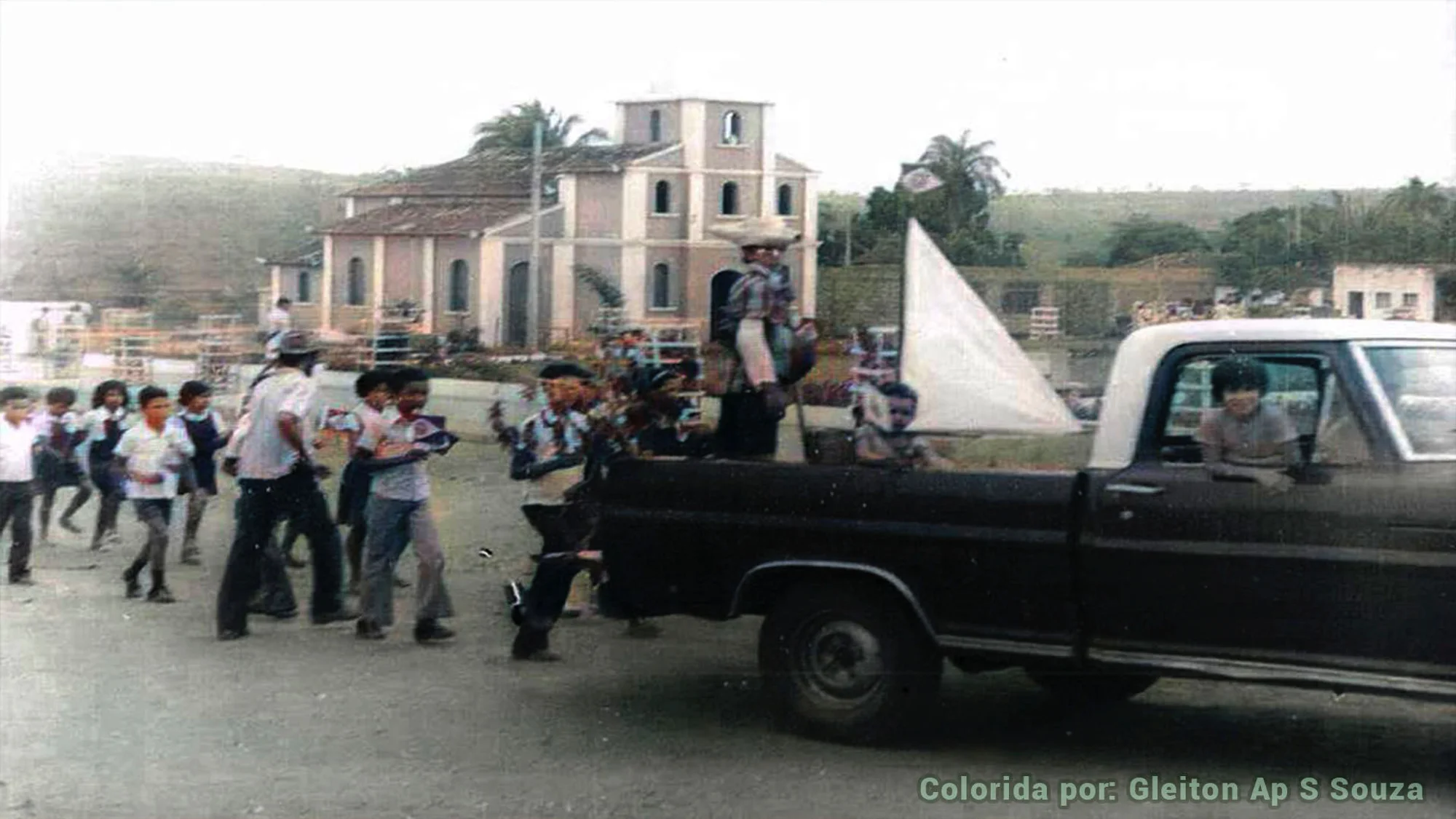 /image/lagoa-dos-patos-mg-celebra-60-anos-de-emancipacao-politica?src=https%3A%2F%2Fsalamineira.netlify.app%2Ffotos-antigas%2Fremini%2Ffotos-antigas-lagoa-dos-patos-mg-56.jpg&w=2000&q=85