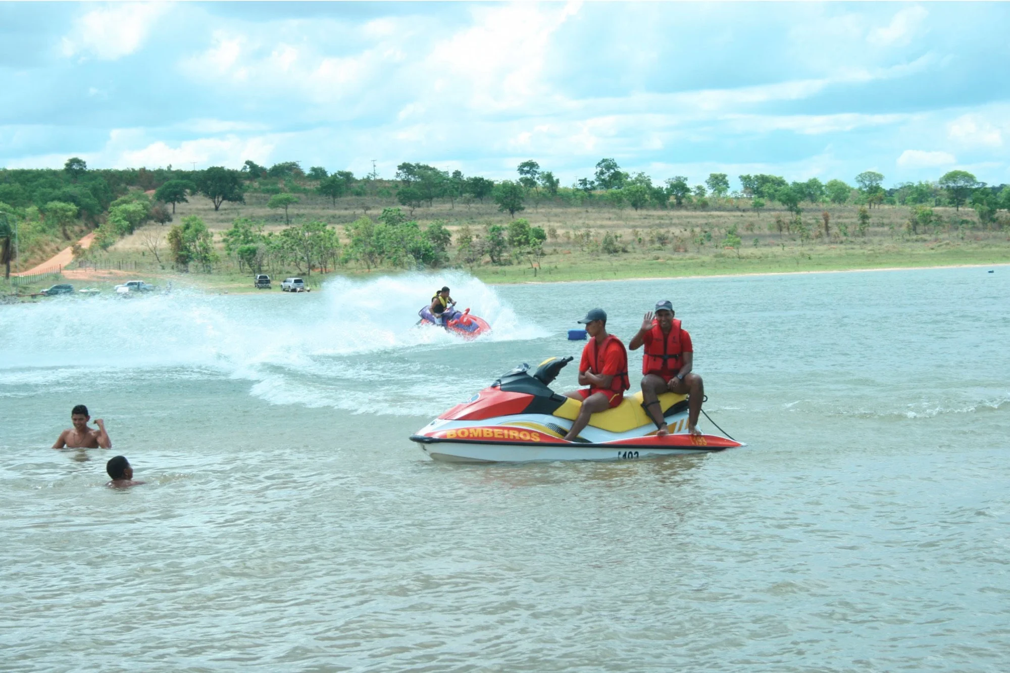 /image/lagoa-dos-patos-mg-celebra-60-anos-de-emancipacao-politica?src=https%3A%2F%2Fsalamineira.netlify.app%2Ffotos-antigas%2Fremini%2Ffotos-antigas-lagoa-dos-patos-mg-65.jpg&w=2000&q=85