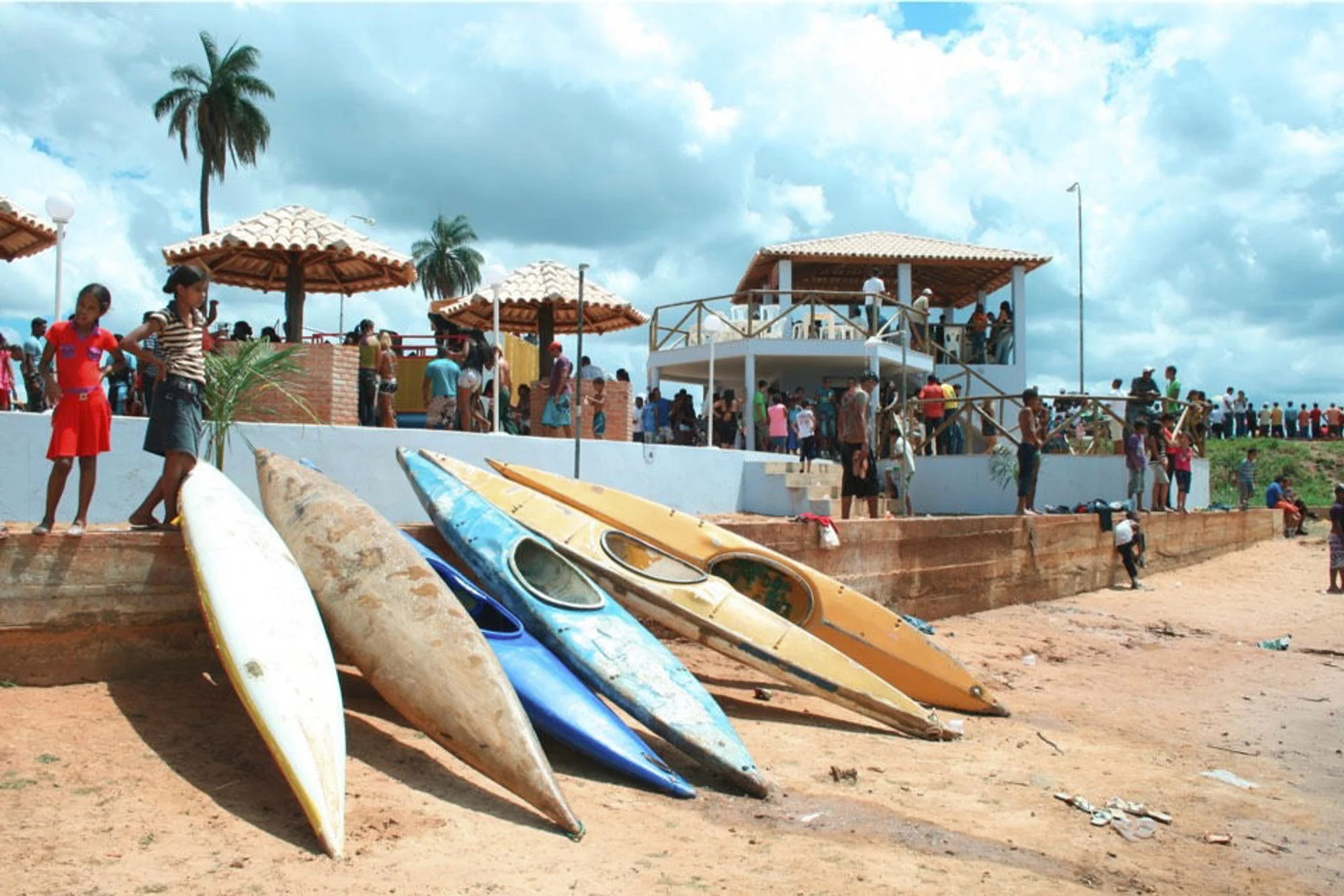 /image/lagoa-dos-patos-mg-celebra-60-anos-de-emancipacao-politica?src=https%3A%2F%2Fsalamineira.netlify.app%2Ffotos-antigas%2Fremini%2Ffotos-antigas-lagoa-dos-patos-mg-66.jpg&w=2000&q=85