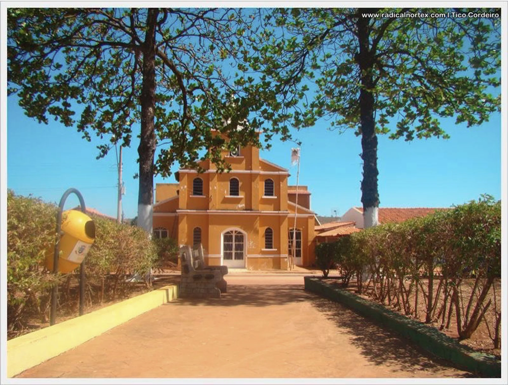 /image/lagoa-dos-patos-mg-celebra-60-anos-de-emancipacao-politica?src=https%3A%2F%2Fsalamineira.netlify.app%2Ffotos-antigas%2Fremini%2Ffotos-antigas-lagoa-dos-patos-mg-76.jpg&w=2000&q=85