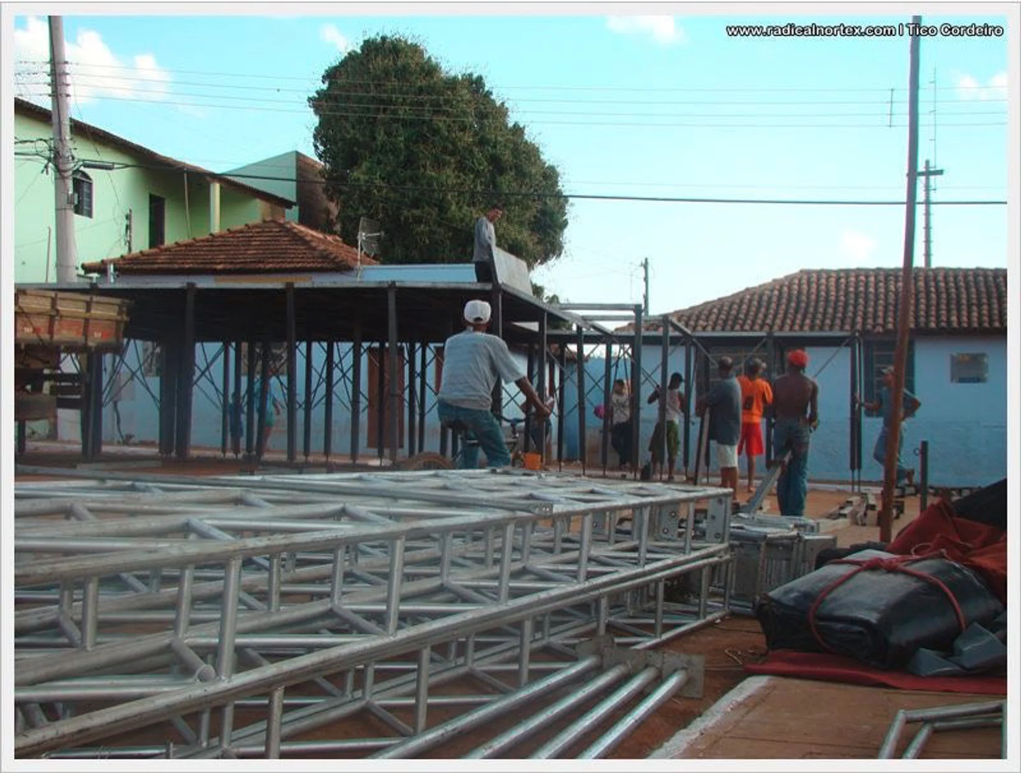 /image/lagoa-dos-patos-mg-celebra-60-anos-de-emancipacao-politica?src=https%3A%2F%2Fsalamineira.netlify.app%2Ffotos-antigas%2Fremini%2Ffotos-antigas-lagoa-dos-patos-mg-77.jpg&w=2000&q=85