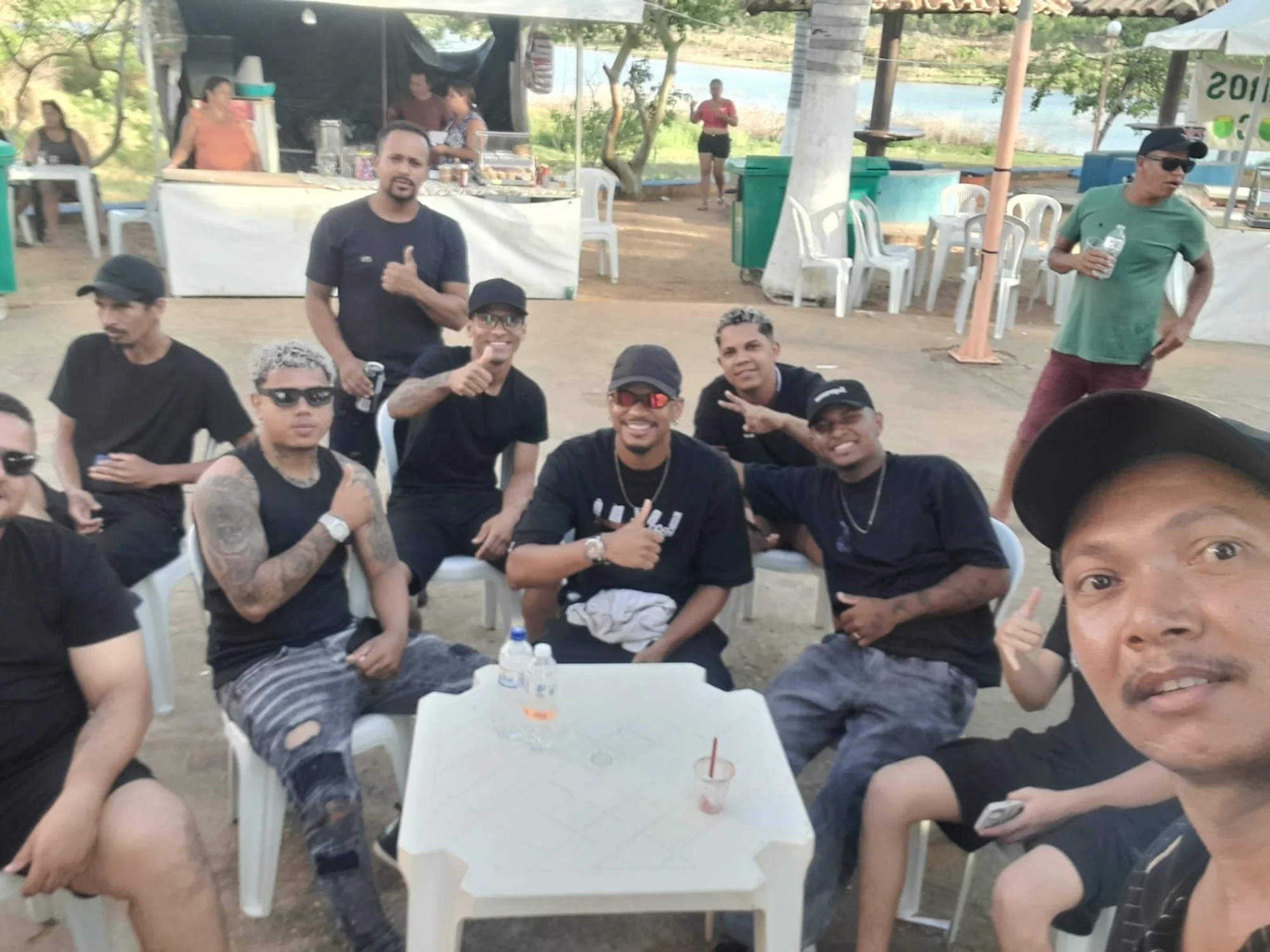 /image/lagoa-dos-patos-mg-realiza-a-1a-caminhada-e-corrida-o-1o-torneio-de-peteca-e-o-5o-trilhao-dos-coqueiros-no-balneario-da-lagoa?src=https%3A%2F%2Fimg1.pixhost.to%2Fimages%2F10360%2F663752704_whatsapp-image-2025-11-11-at-15-51-16.jpg&w=2000&q=85