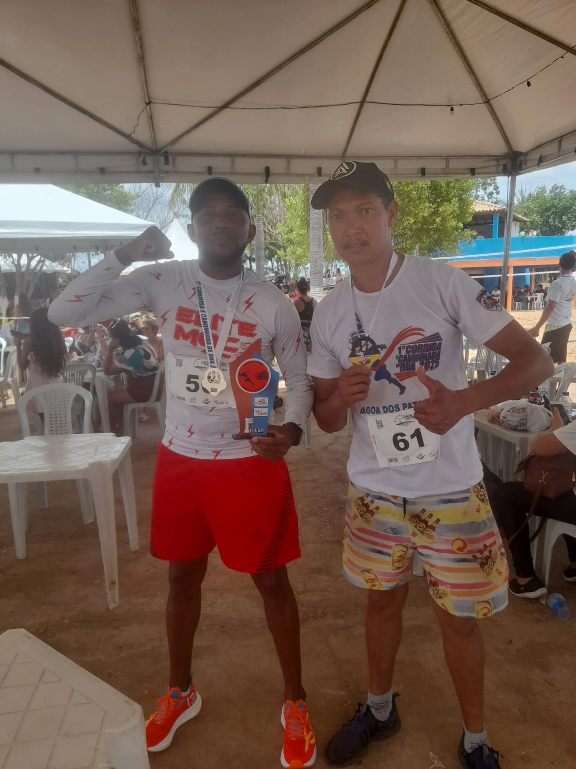 /image/lagoa-dos-patos-mg-realiza-a-1a-caminhada-e-corrida-o-1o-torneio-de-peteca-e-o-5o-trilhao-dos-coqueiros-no-balneario-da-lagoa?src=https%3A%2F%2Fimg1.pixhost.to%2Fimages%2F10360%2F663752710_whatsapp-image-2025-11-11-at-15-51-15.jpg&w=2000&q=85