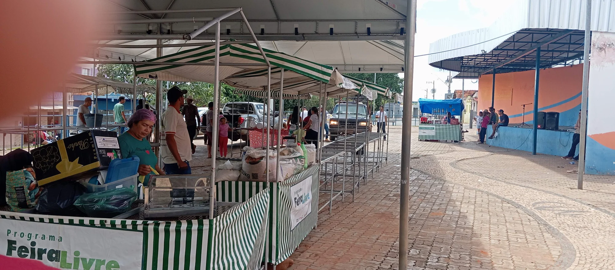 /image/o-triunfo-do-amor-leilao-beneficente-em-prol-de-sonia-nobre-e-um-sucesso-historico-em-lagoa-dos-patos?src=https%3A%2F%2Fimg2.pixhost.to%2Fimages%2F6955%2F711954513_leilao-beneficiente-sonia-nobre-26.jpg&w=2000&q=85