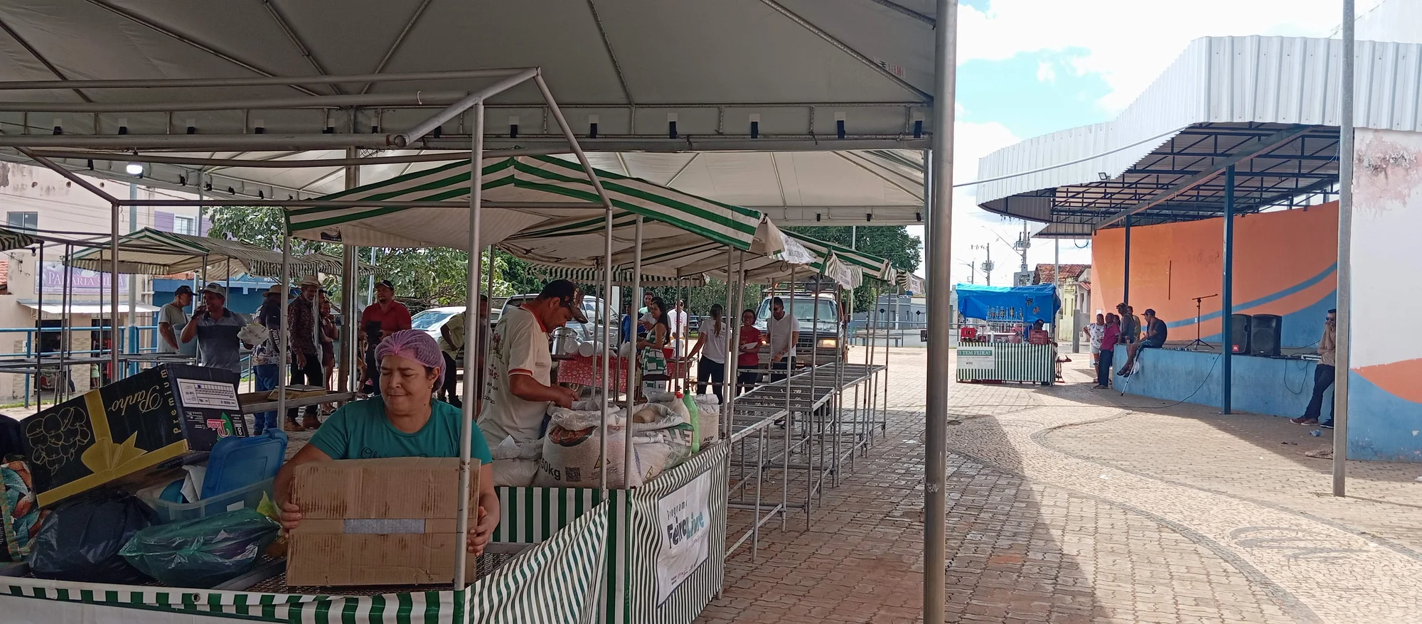 /image/o-triunfo-do-amor-leilao-beneficente-em-prol-de-sonia-nobre-e-um-sucesso-historico-em-lagoa-dos-patos?src=https%3A%2F%2Fimg2.pixhost.to%2Fimages%2F6955%2F711954522_leilao-beneficiente-sonia-nobre-30.jpg&w=2000&q=85