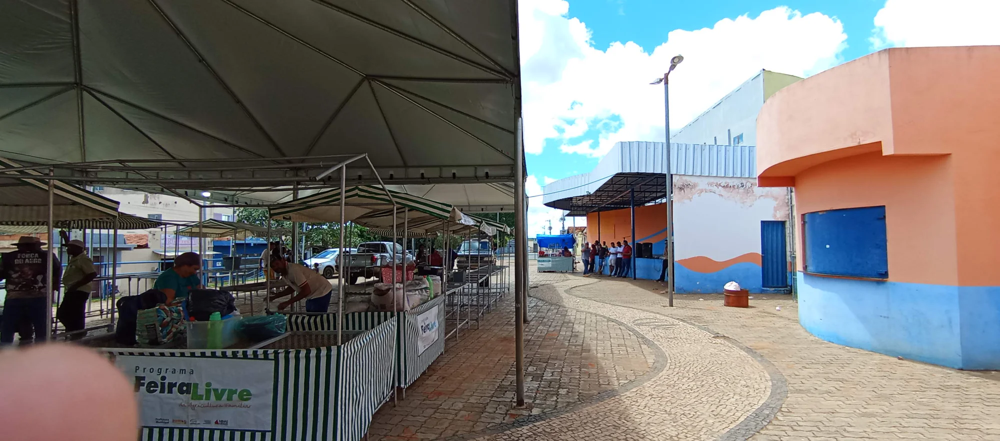 /image/o-triunfo-do-amor-leilao-beneficente-em-prol-de-sonia-nobre-e-um-sucesso-historico-em-lagoa-dos-patos?src=https%3A%2F%2Fimg2.pixhost.to%2Fimages%2F6955%2F711954531_leilao-beneficiente-sonia-nobre-34.jpg&w=2000&q=85